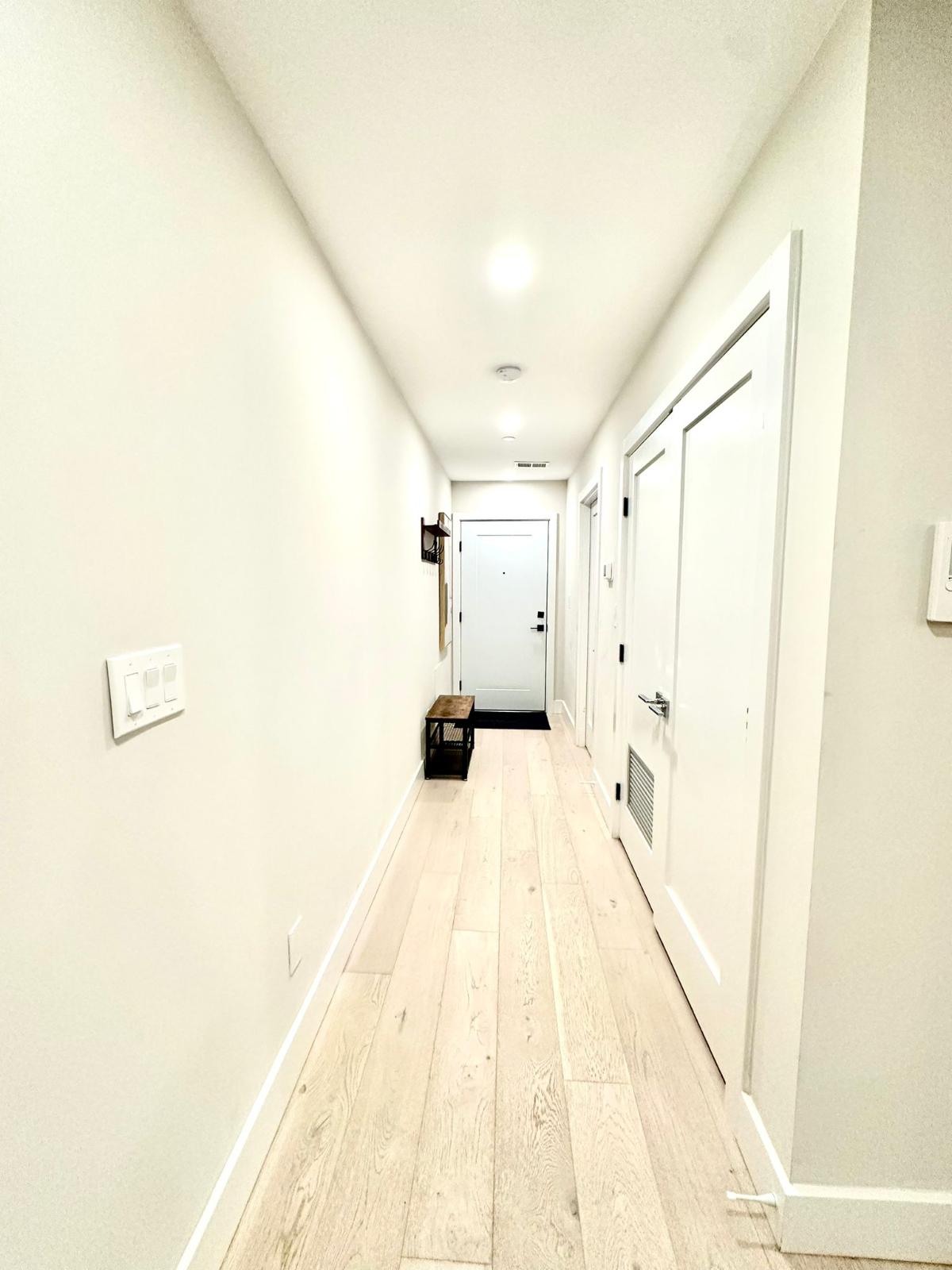 Beautiful Top Floor Condo with Private Balcony Near Meridian Hill Park - Photo 4