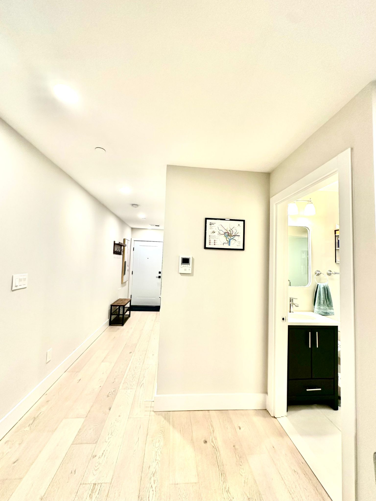 Beautiful Top Floor Condo with Private Balcony Near Meridian Hill Park - Photo 5