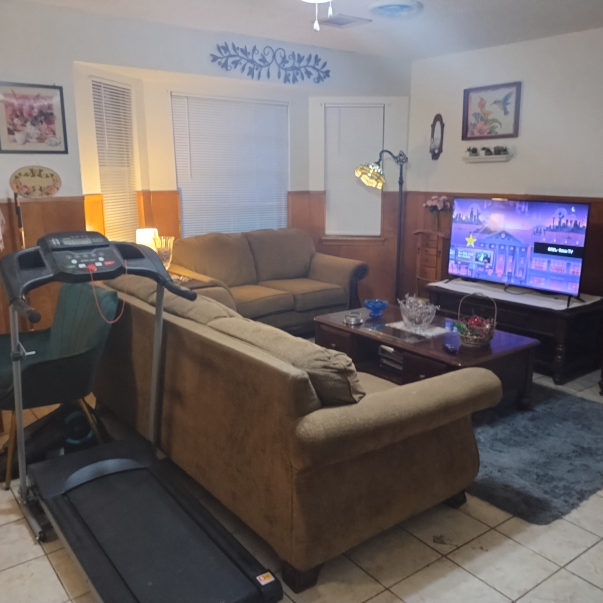 Cozy Retreat in Burleson, Texas - Comfort and Convenience Await in this Inviting Room fully furnishe - Photo 2
