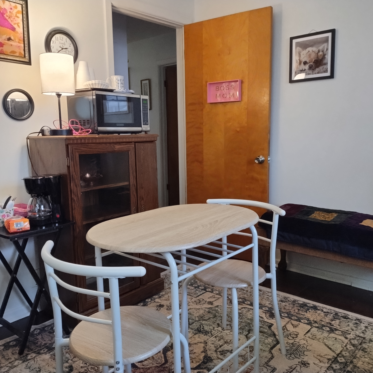 Cozy Retreat in Burleson, Texas - Comfort and Convenience Await in this Inviting Room fully furnishe - Photo 5