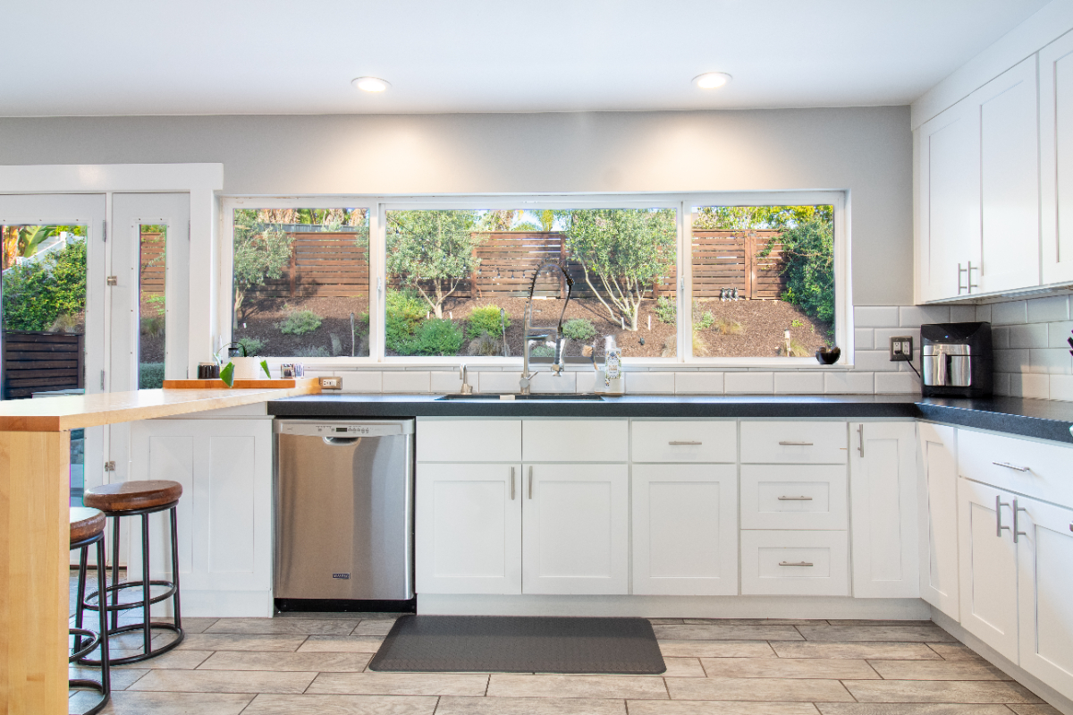 Clean Modern and Spacious, Yorba Linda Retreat perfect for families and professionals - Photo 5