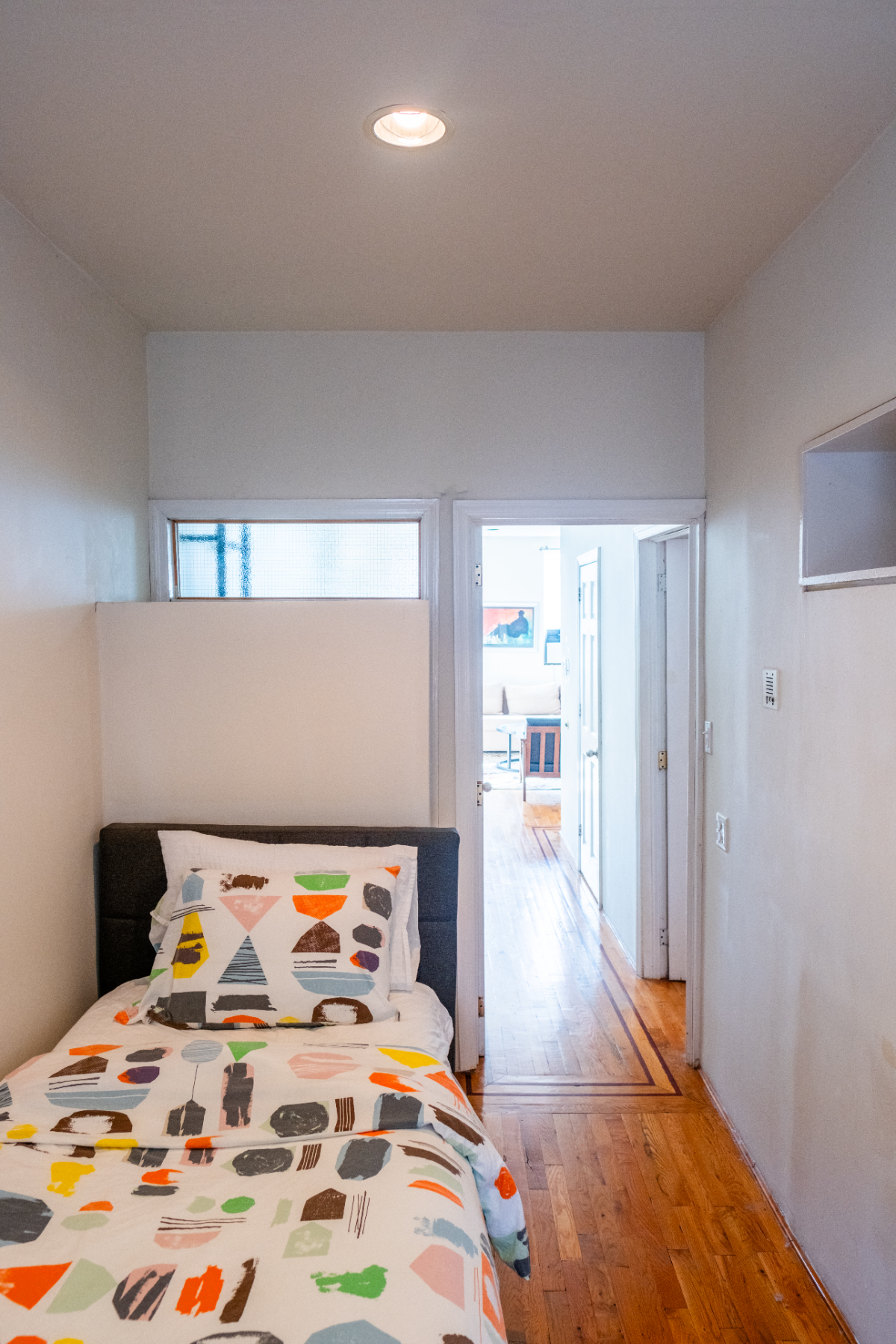Stunning 2 Bedroom Apartment in Brooklyn - Comfortable Living, Modern Amenities, and a Great Neighbo - Photo 9