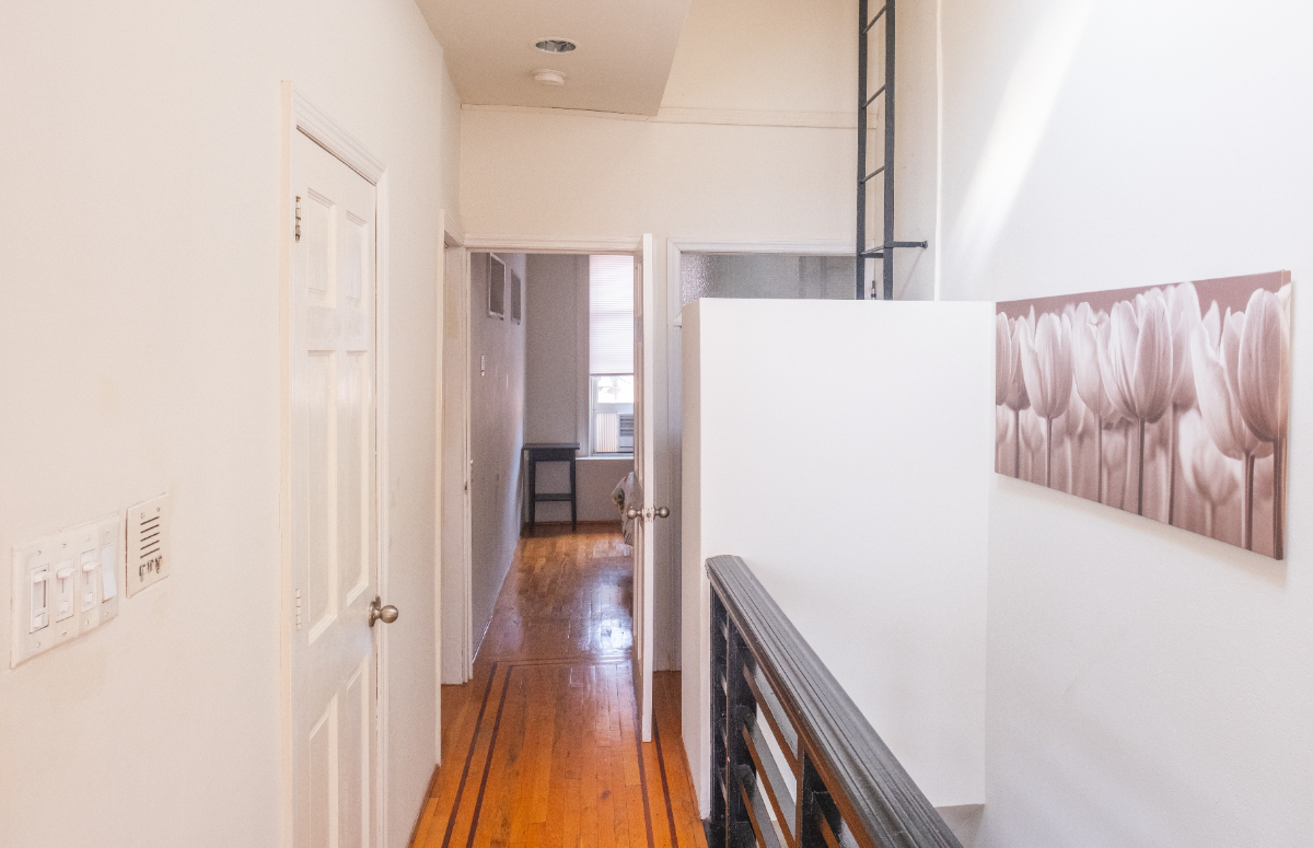 Stunning 2 Bedroom Apartment in Brooklyn - Comfortable Living, Modern Amenities, and a Great Neighbo - Photo 8