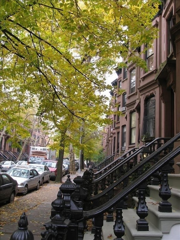 Stunning 2 Bedroom Apartment in Brooklyn - Comfortable Living, Modern Amenities, and a Great Neighbo - Photo 1