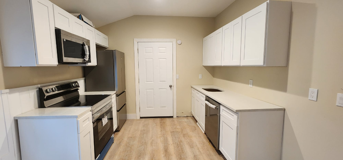 Newly renovated 1BR apartment in Philmont - FREE parking and close to Hudson/Colombia MemorialHospit - Photo 2
