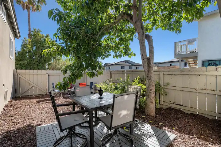 Amazing newly remodeled 4bed/2bath in PERFECT location to all San Diego - Photo 4