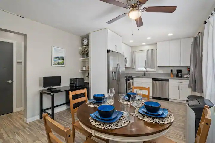 Amazing newly remodeled 4bed/2bath in PERFECT location to all San Diego - Photo 5