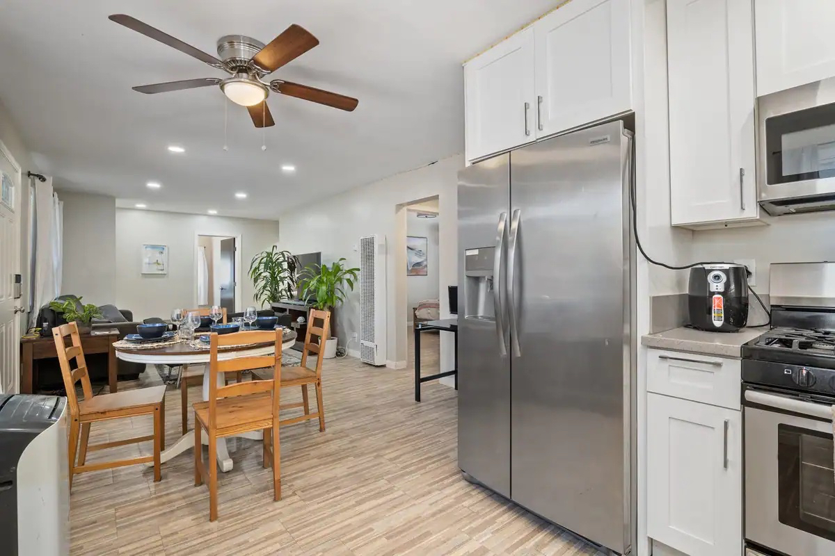 Amazing newly remodeled 4bed/2bath in PERFECT location to all San Diego - Photo 6