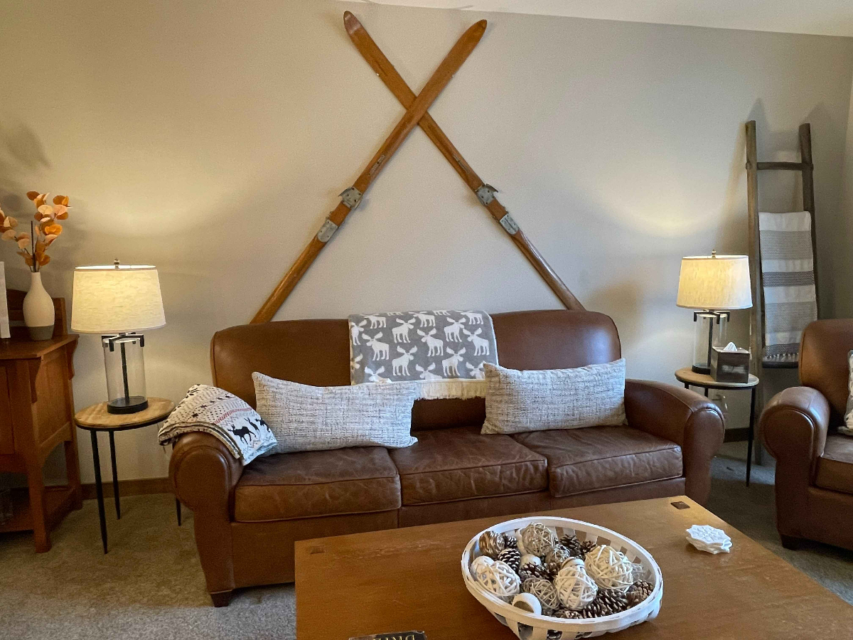 2 Bedroom 2 bath Sunrise Village Killington mountainside condo with resort amenities - Photo 1