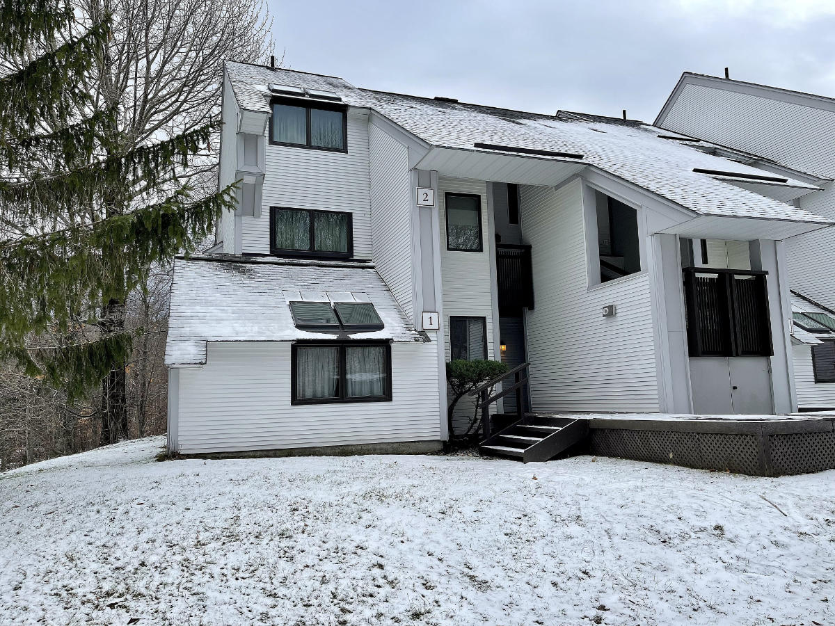 2 Bedroom 2 bath Sunrise Village Killington mountainside condo with resort amenities - Photo 10