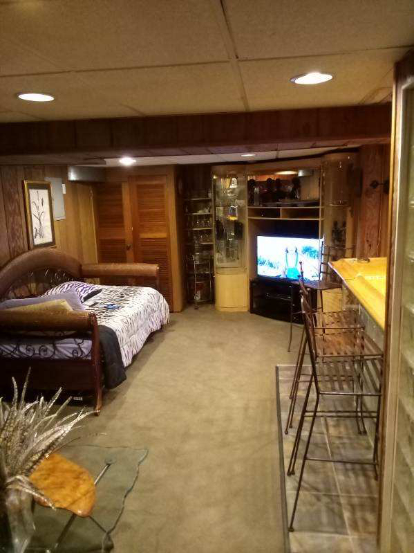 Beautiful and Convenient Compact Studio - Photo 3