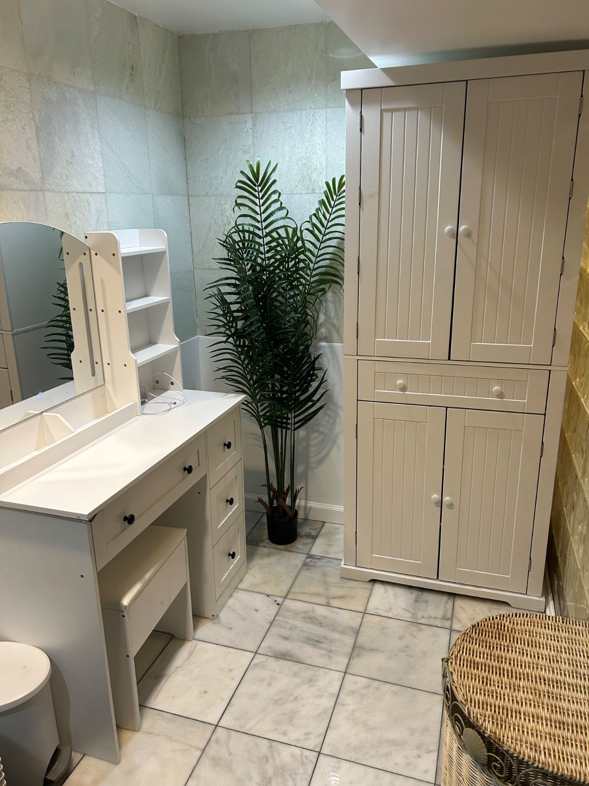 Beautiful and Convenient Compact Studio - Photo 12