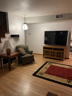 Your Comfortable Home Away from Home Spacious 4-bedroom House with Cozy Backyard in a Friendly Neigh - Photo 4