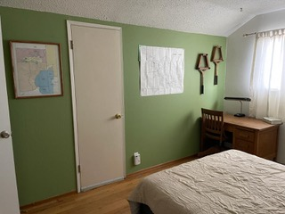 Your Comfortable Home Away from Home Spacious 4-bedroom House with Cozy Backyard in a Friendly Neigh - Photo 12