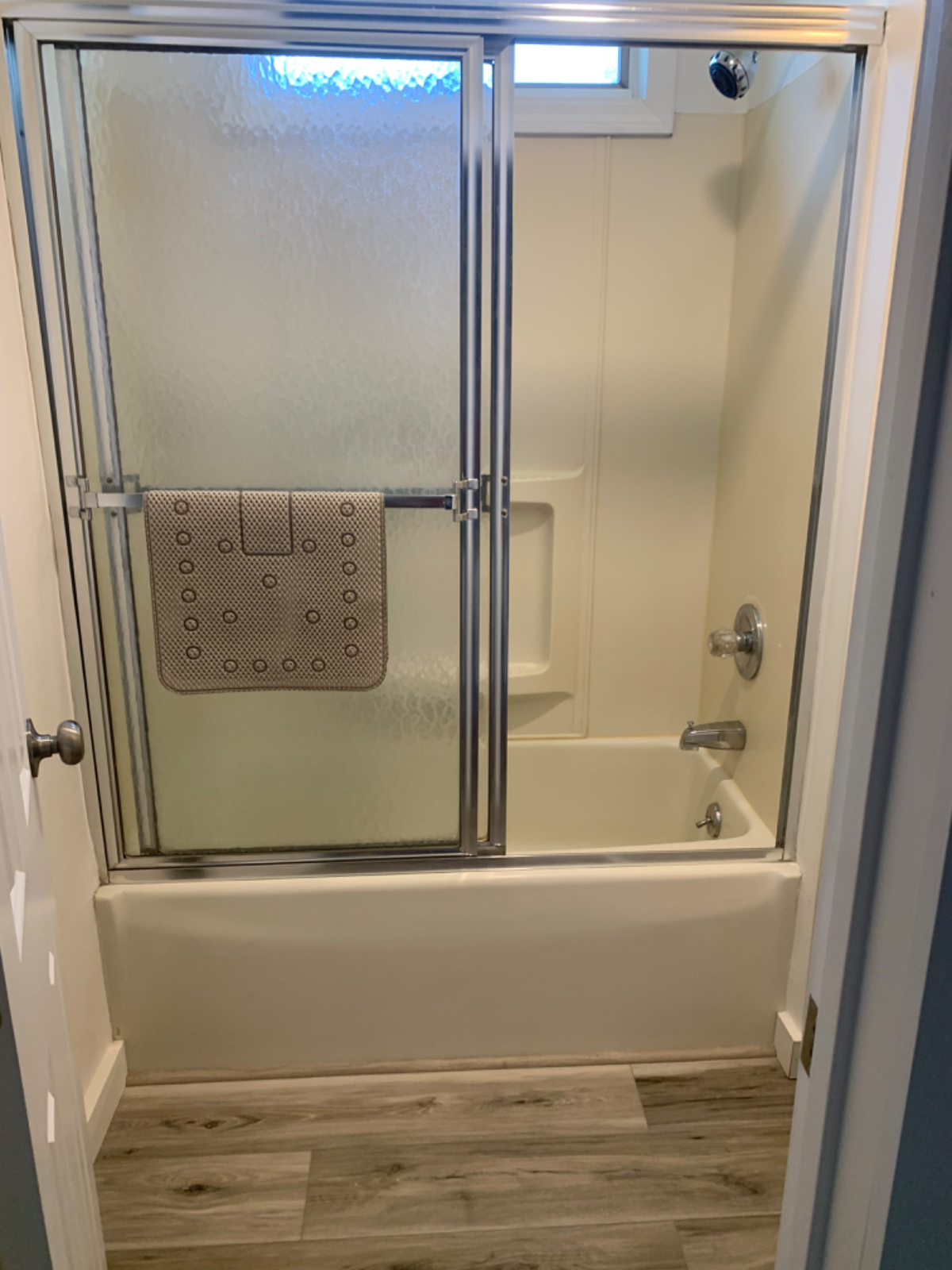 Rental for traveling healthcare professionals - Photo 3