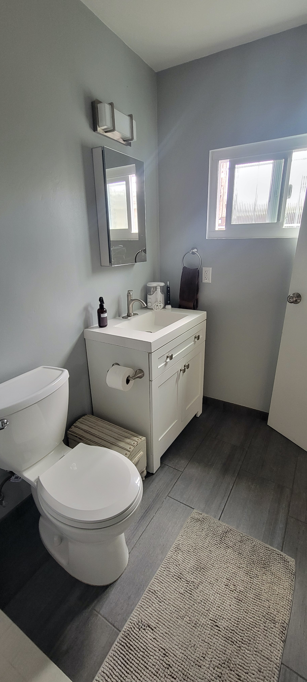 Bright and cozy Studio in desirable walkable neighborhood - Photo 3