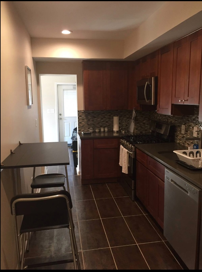 Capitol Hill East Flat, Steps to Metro and 2 Minutes from Expressway - Photo 9