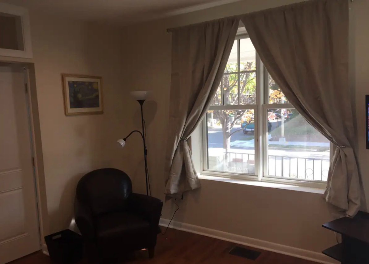 Capitol Hill East Flat, Steps to Metro and 2 Minutes from Expressway - Photo 6
