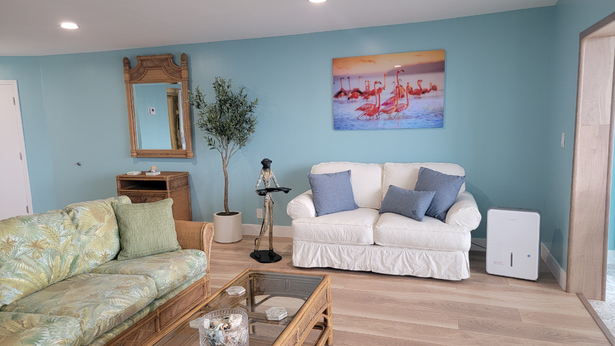 Tranquil Seaside Escape - Photo 7