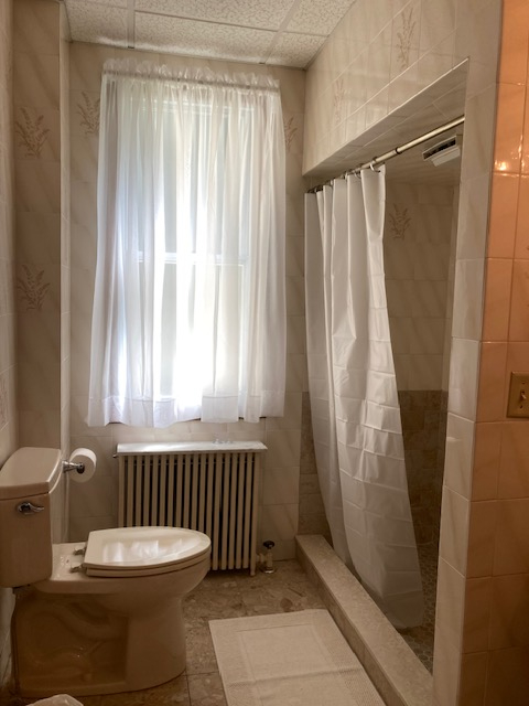 Executive Style First Floor Apartment - Photo 1