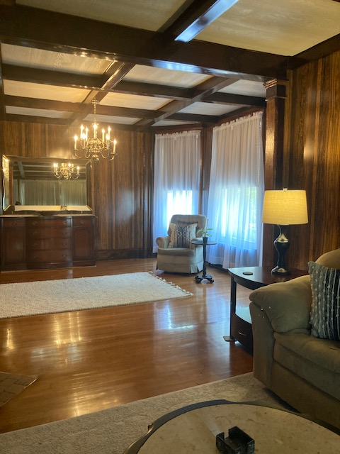 Executive Style First Floor Apartment - Photo 4
