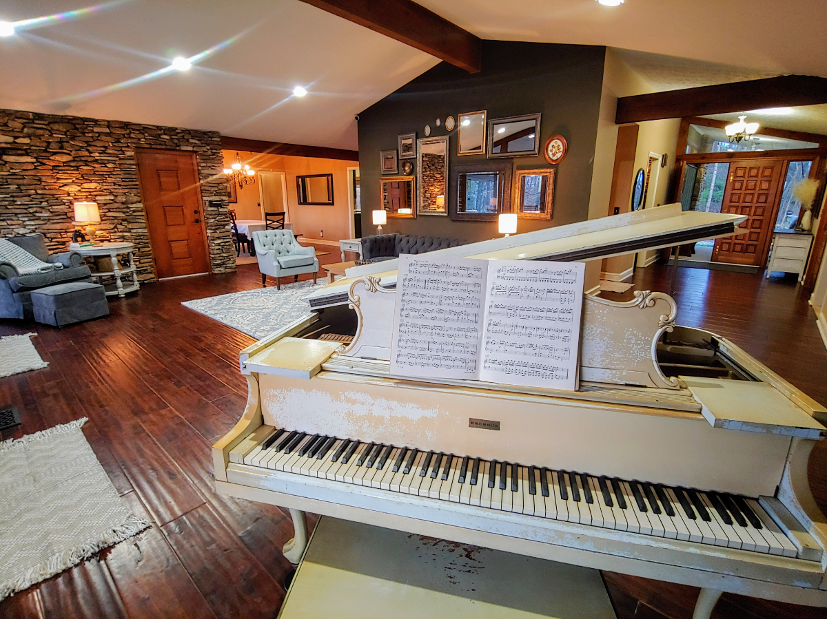 Mountain Dream Home with a view - Photo 5