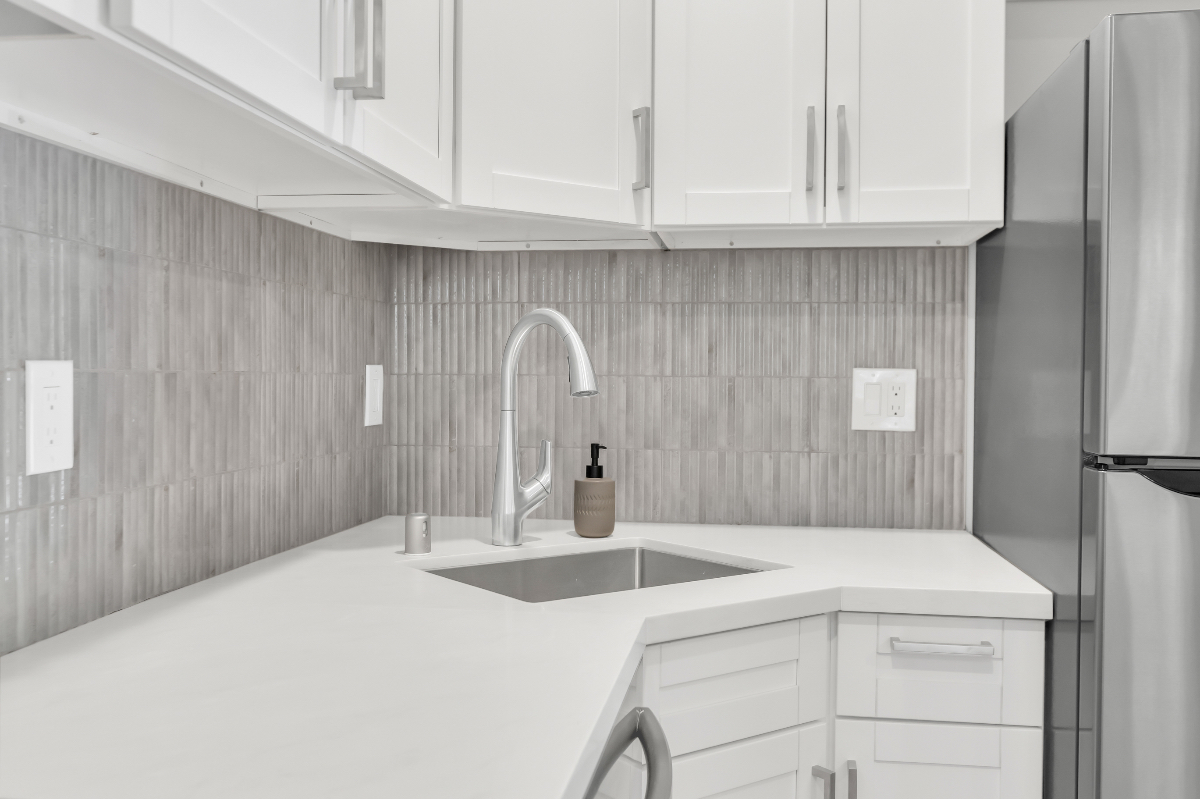 Brand new construction - 1 bed 1 bath private yard - Photo 5