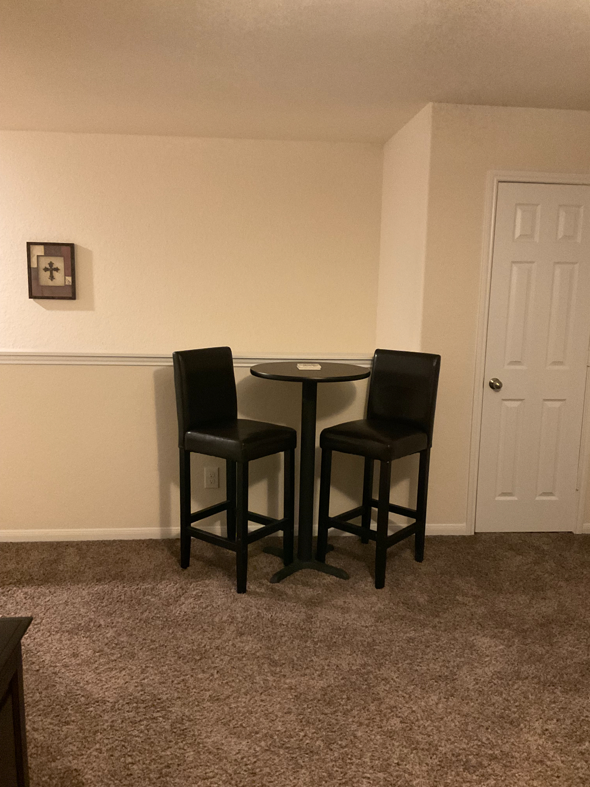 Relaxing Spacious Quiet Access 2 Secured Bedrooms - Photo 7
