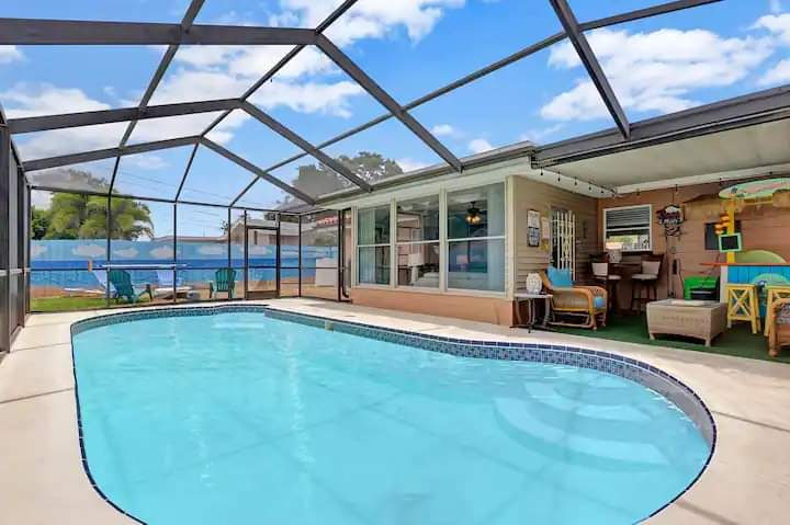 Beautiful  Home Private Heated Pool