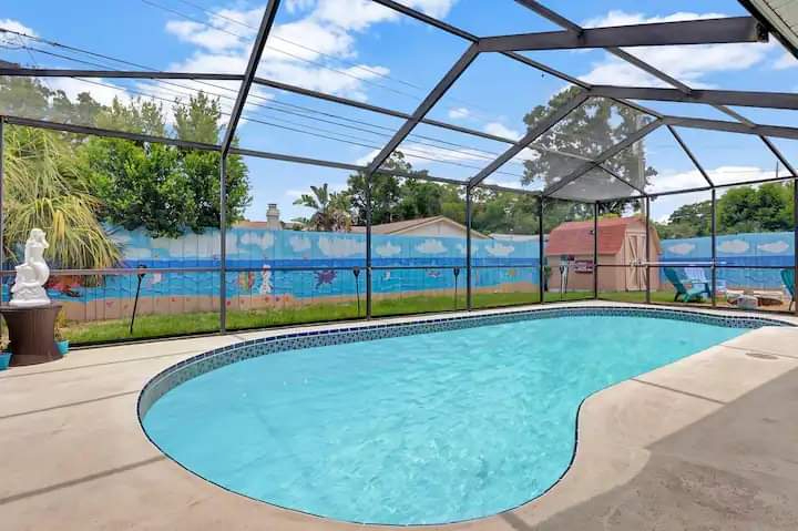 Beautiful Home Private Heated Pool - Photo 2