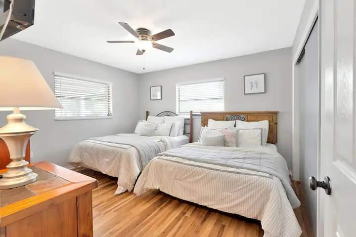 Beautiful  Home Private Heated Pool - Photo 6