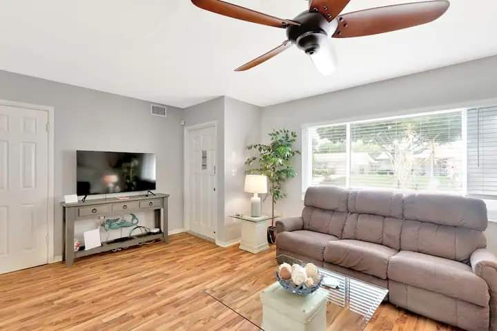 Beautiful  Home Private Heated Pool - Photo 10