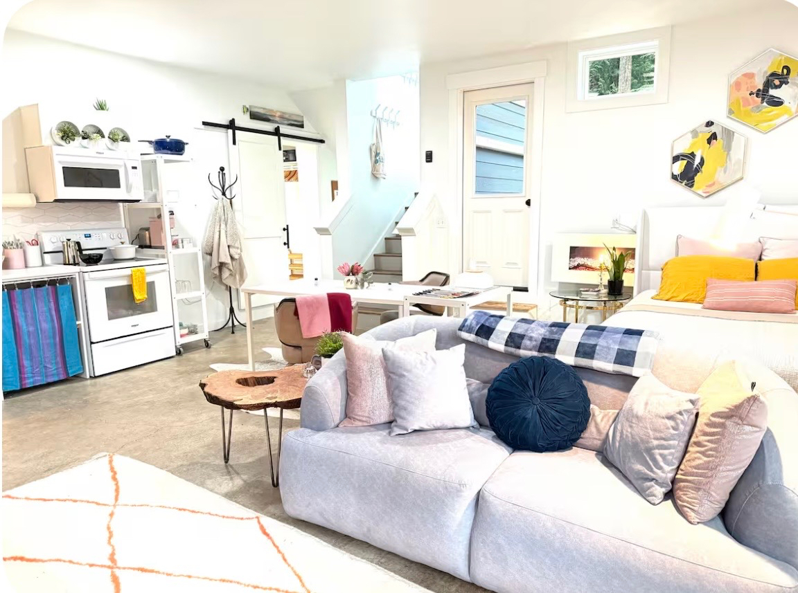 Casa Sunshine-stylish, near lake & trails