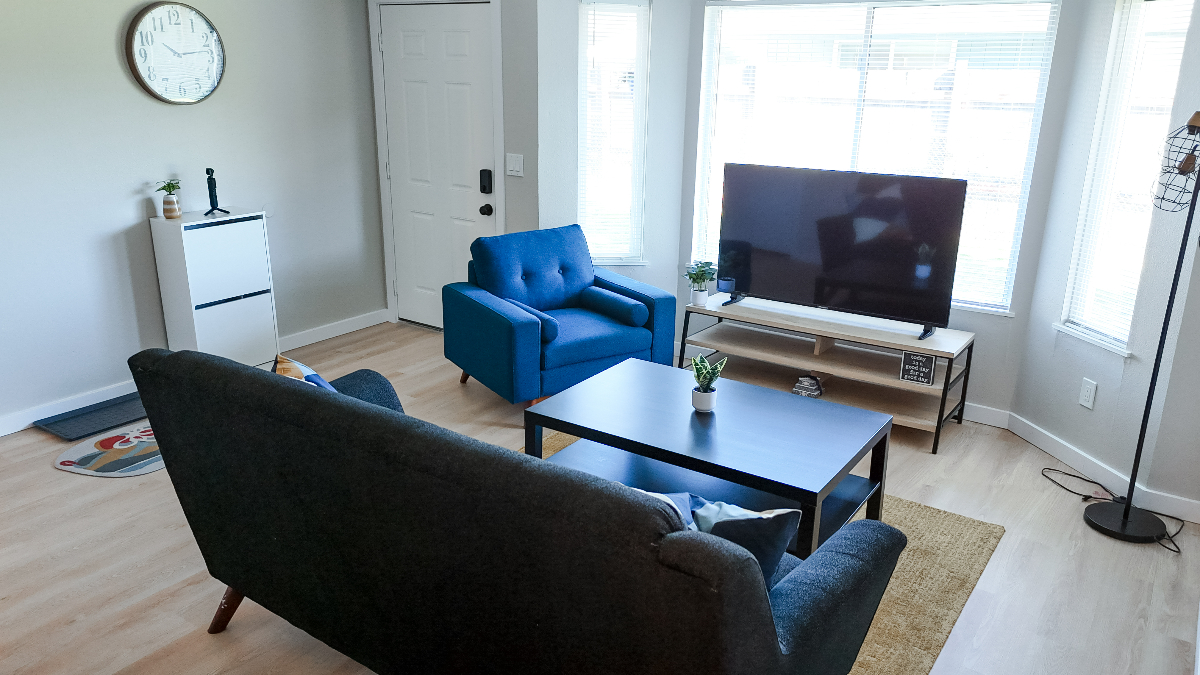 Centrally Located Triplex 2BD, 1.5 BA near Hospitals Unit A