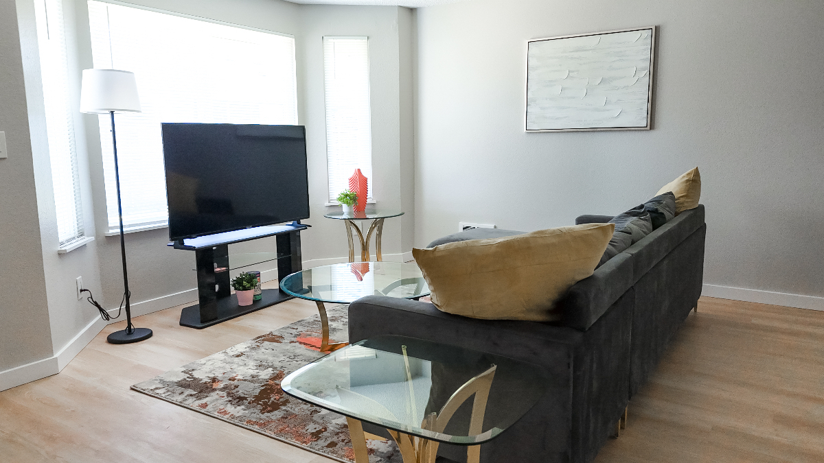 Centrally Located Triplex 2BD, 1.5 BA near Hospitals Unit C