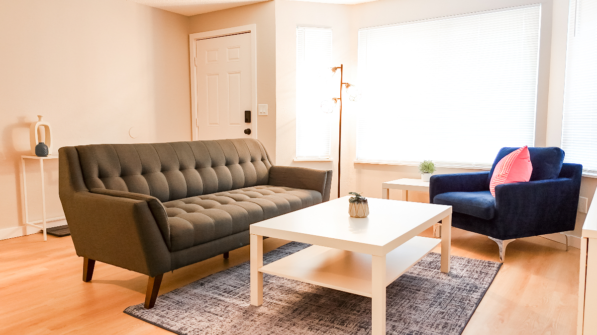 Centrally Located Triplex 2BD, 1.5 BA near Hospitals Unit B