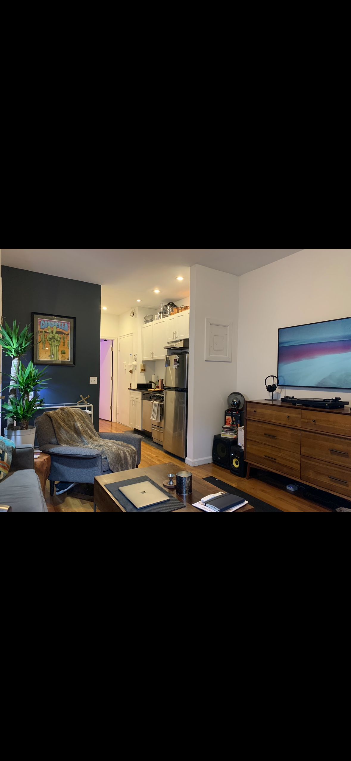 West Soho 1 Bed with outdoor Space - Photo 8