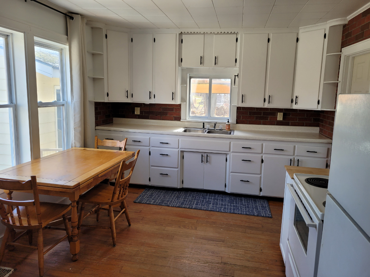 2 BR Apartment in St. Albans - Photo 3