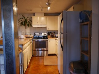 Apartment on greenbelt - Photo 4