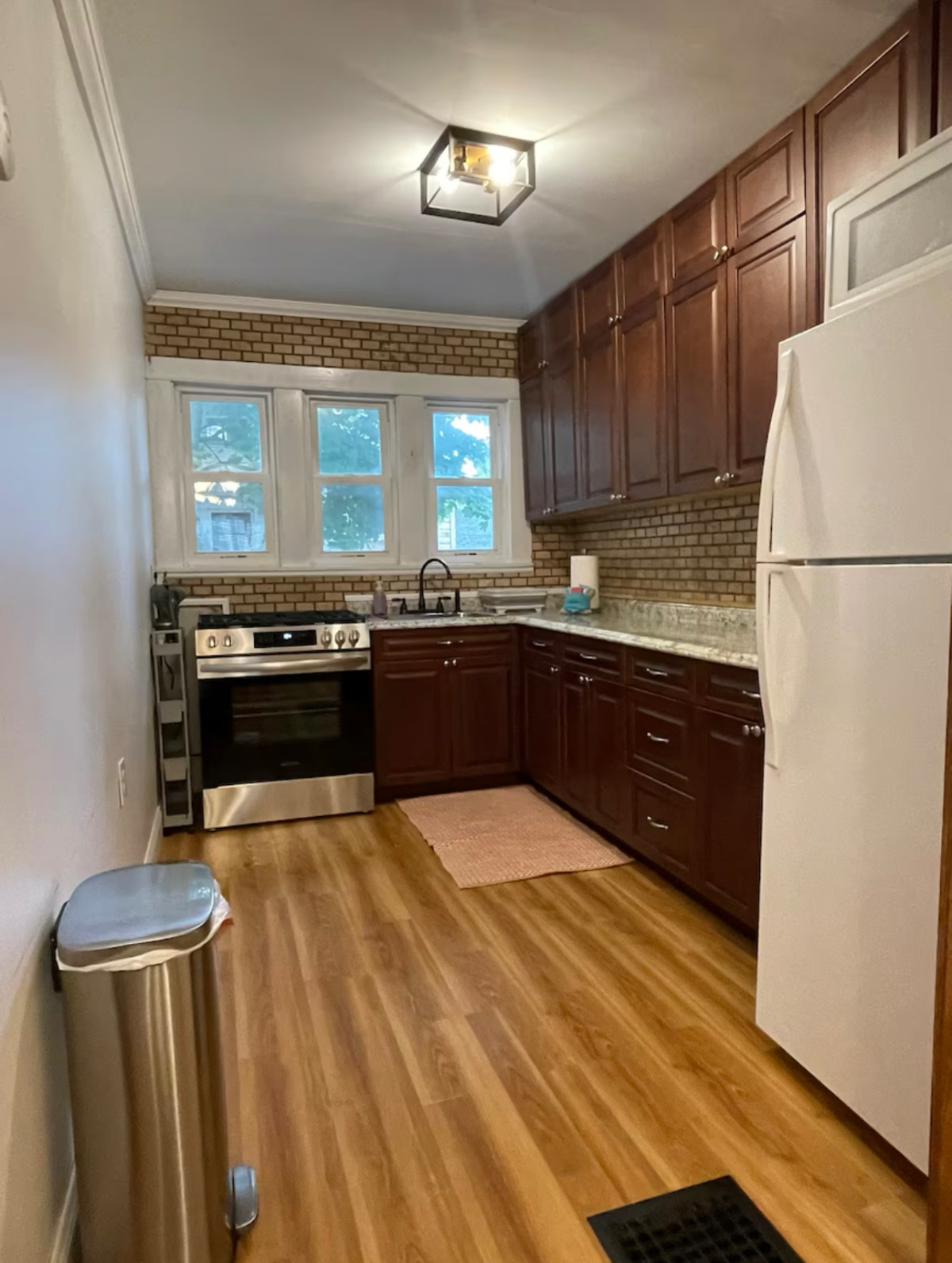 Comfortable First-Floor Duplex with Sunroom near Fort Drum and Samaritan Hospital - Walkable to Thom - Photo 6