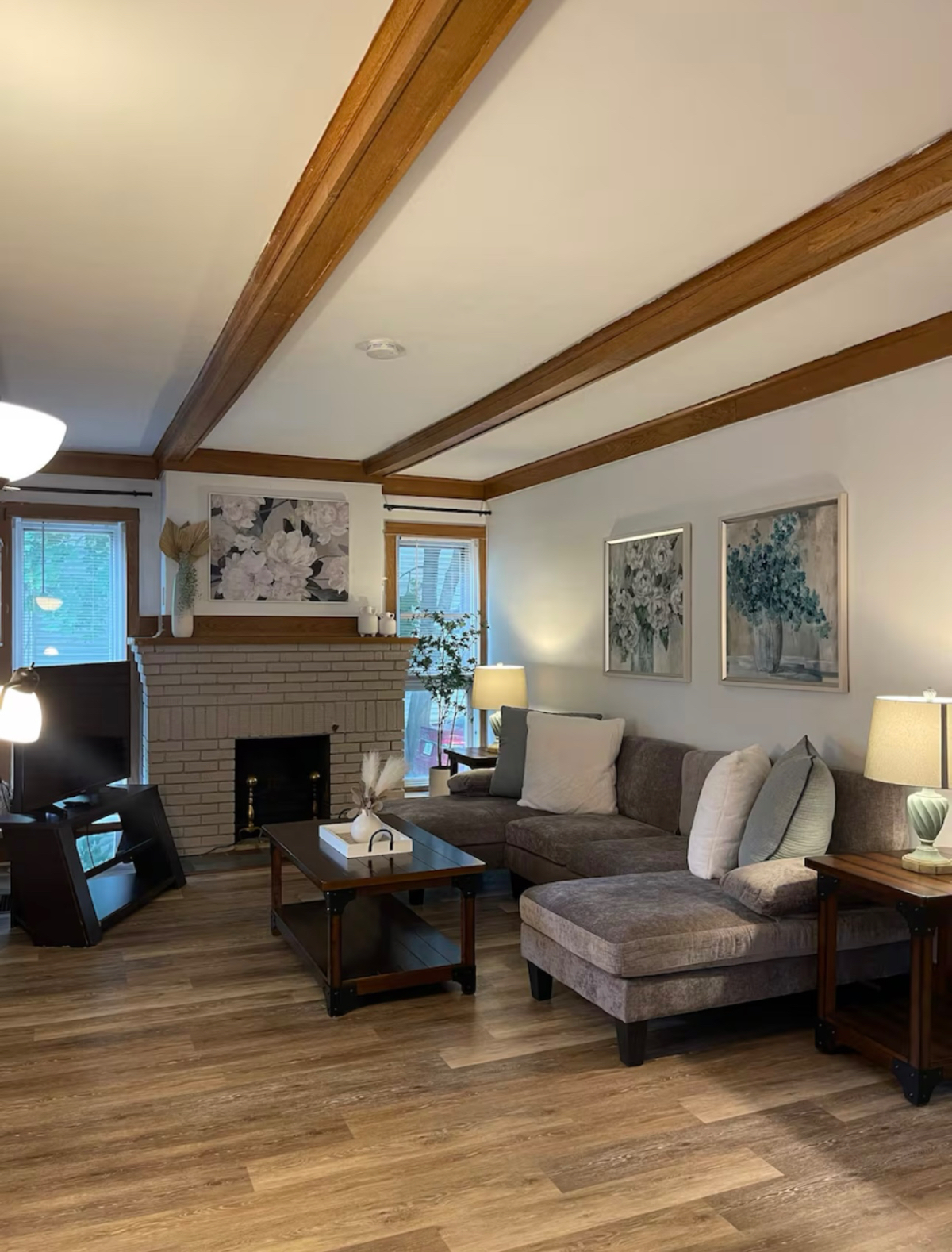 Comfortable First-Floor Duplex with Sunroom near Fort Drum and Samaritan Hospital - Walkable to Thom - Photo 4