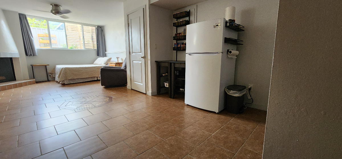 Cozy Clairemont Studio in Walkable Neighborhood Near Freeways and Beaches - Photo 3