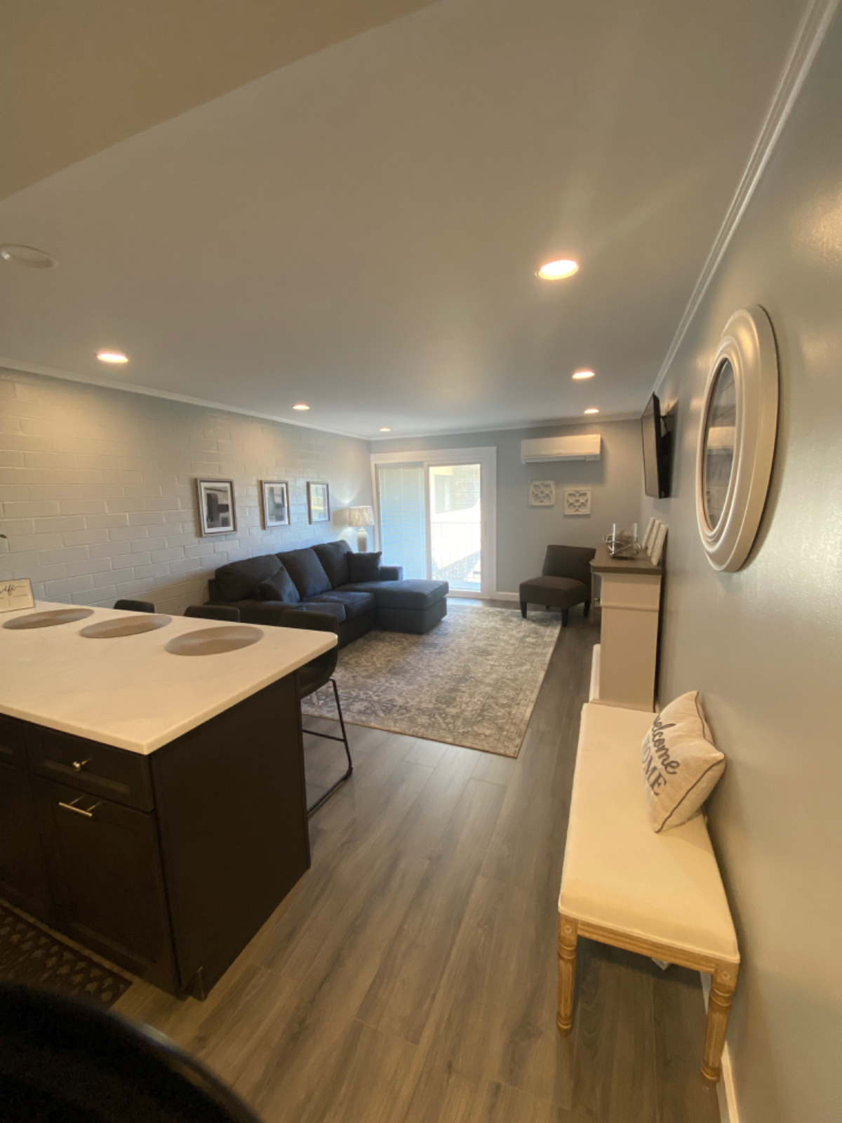 One Bedroom New Renovated Condo - Photo 1