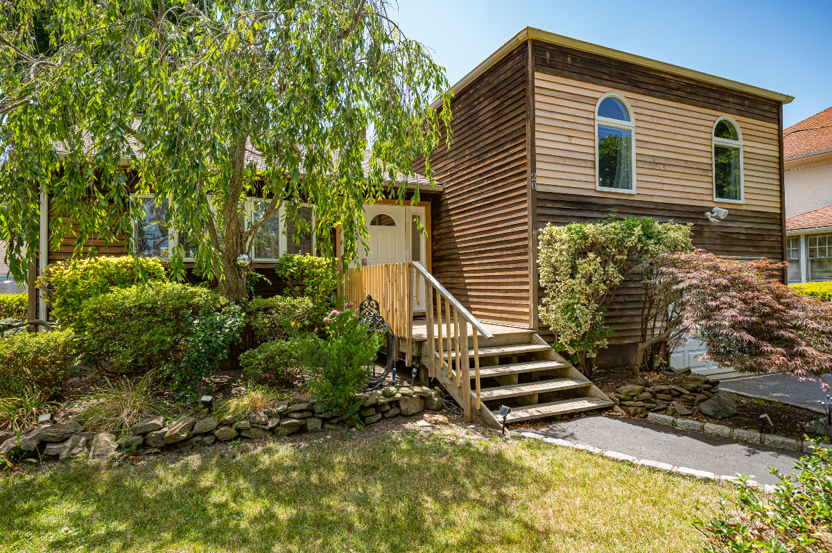 Your spacious home away from home. - Photo 2