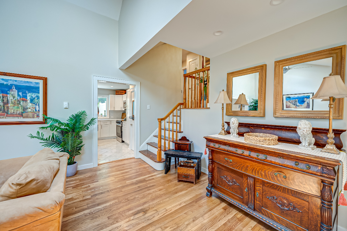 Your spacious home away from home. - Photo 7