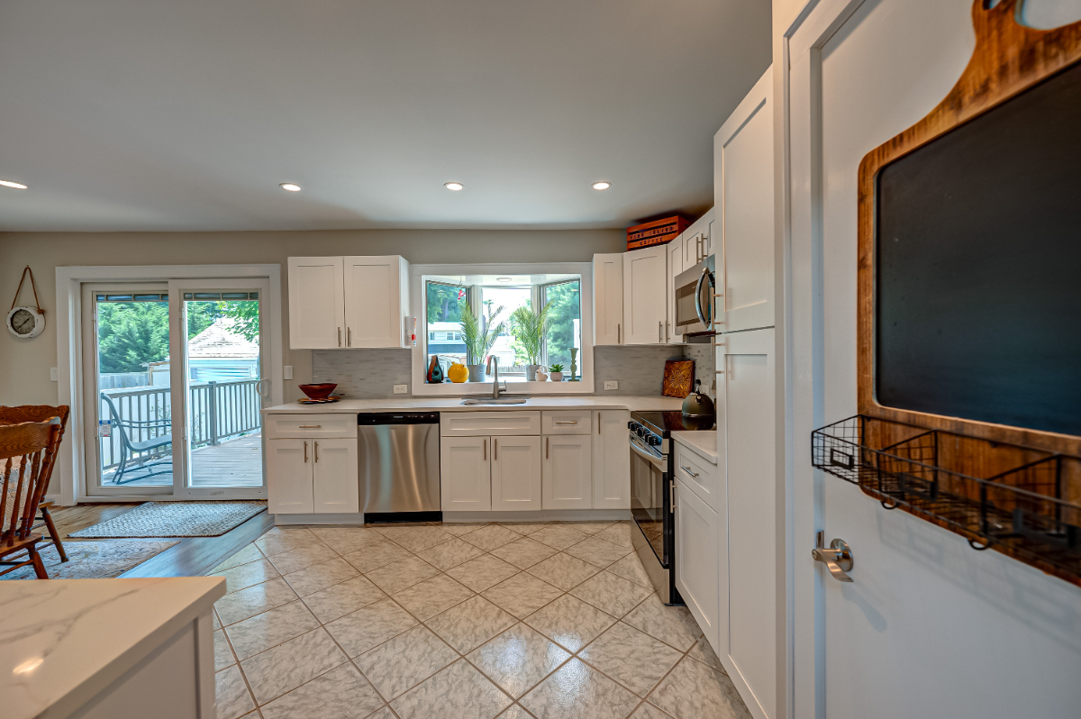 Your spacious home away from home. - Photo 10