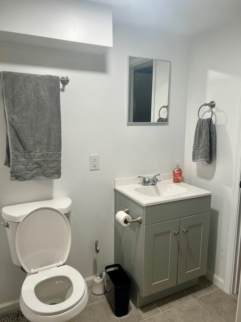 Basement Apartment in Washington DC Near Hospitals - Photo 11