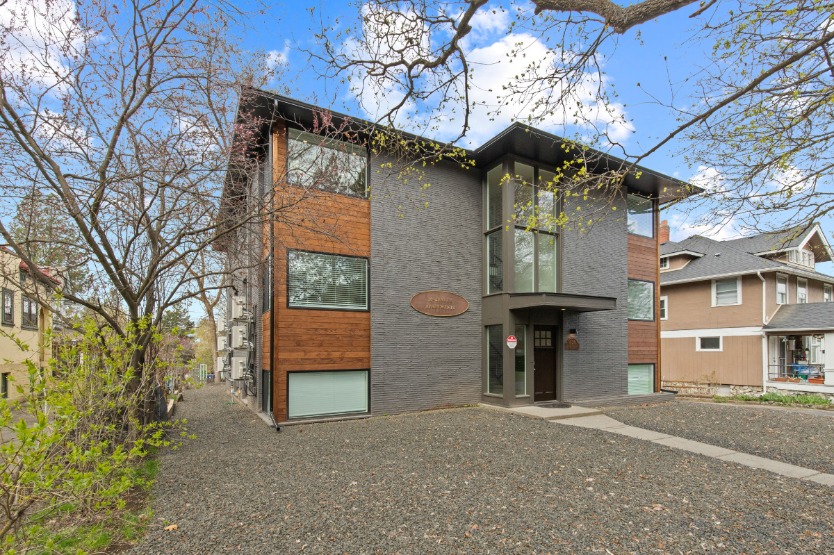 Modern Studio near Hospitals on South Hill (6)