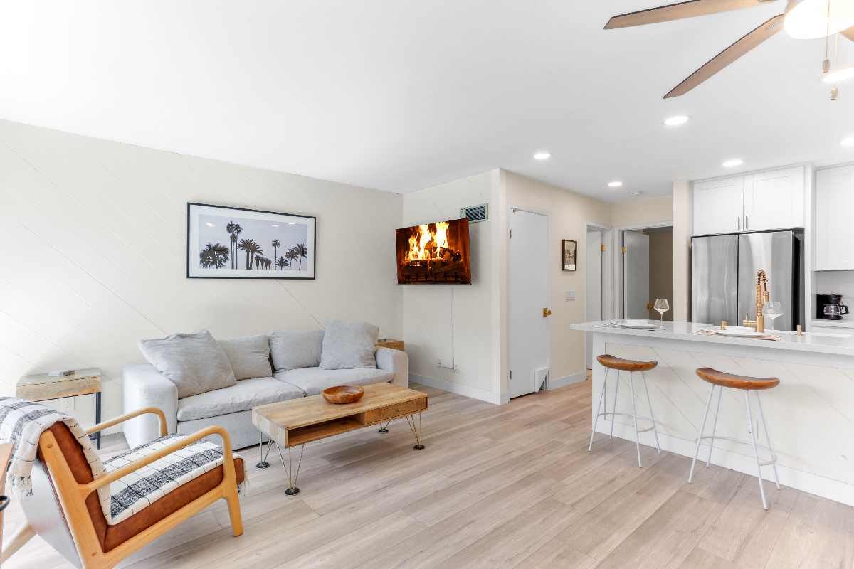 Modern 1 BR, Central, Pool, Parking, BBQs - Photo 2