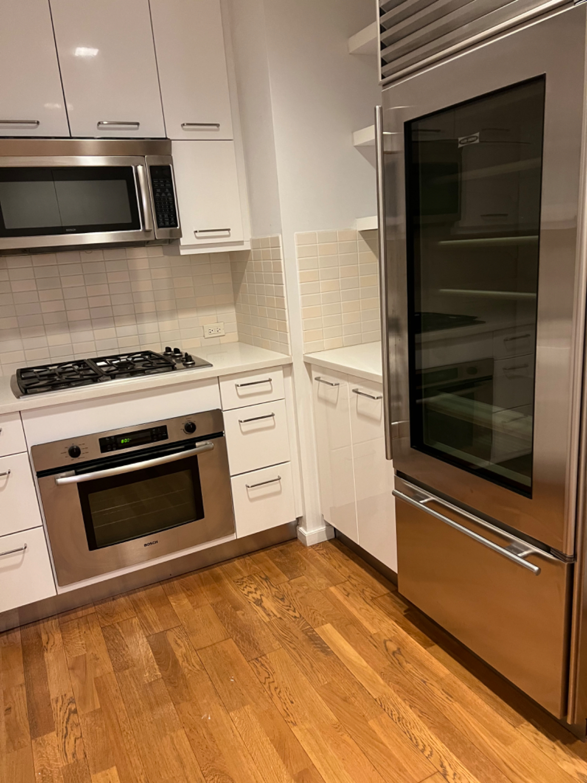 A fully furnished one-bedroom, one-bathroom condo for rent in Midtown Manhattan, NYC - Photo 5